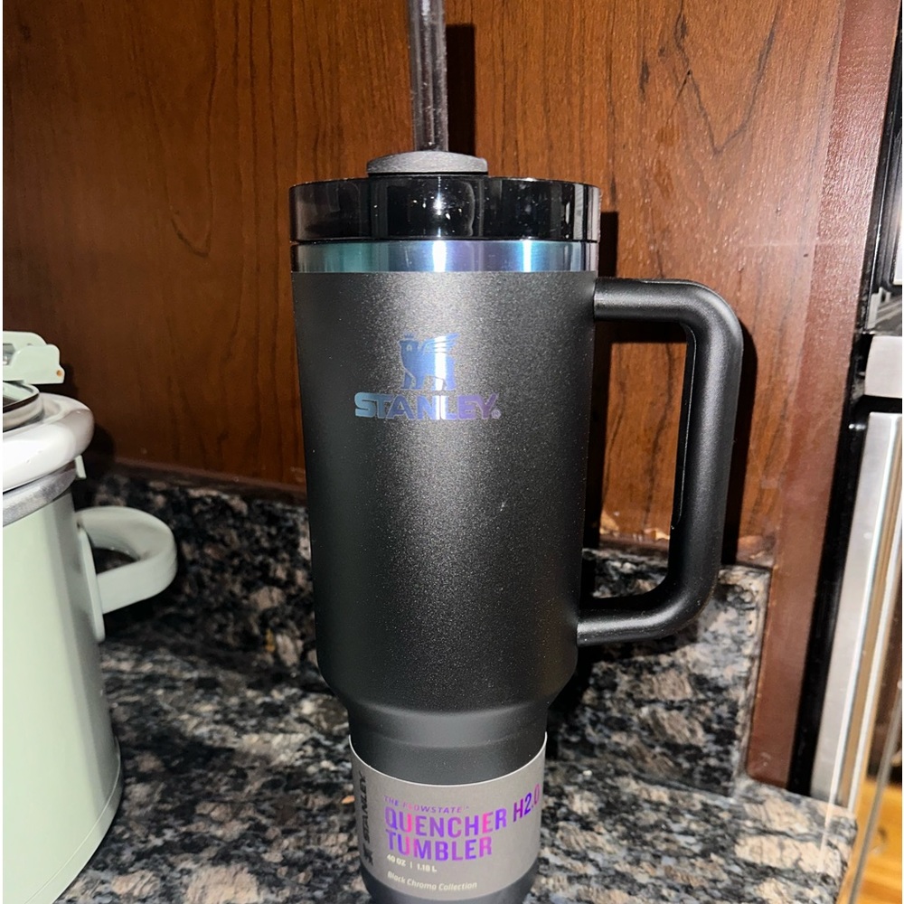 Stanley 40oz Black Chroma